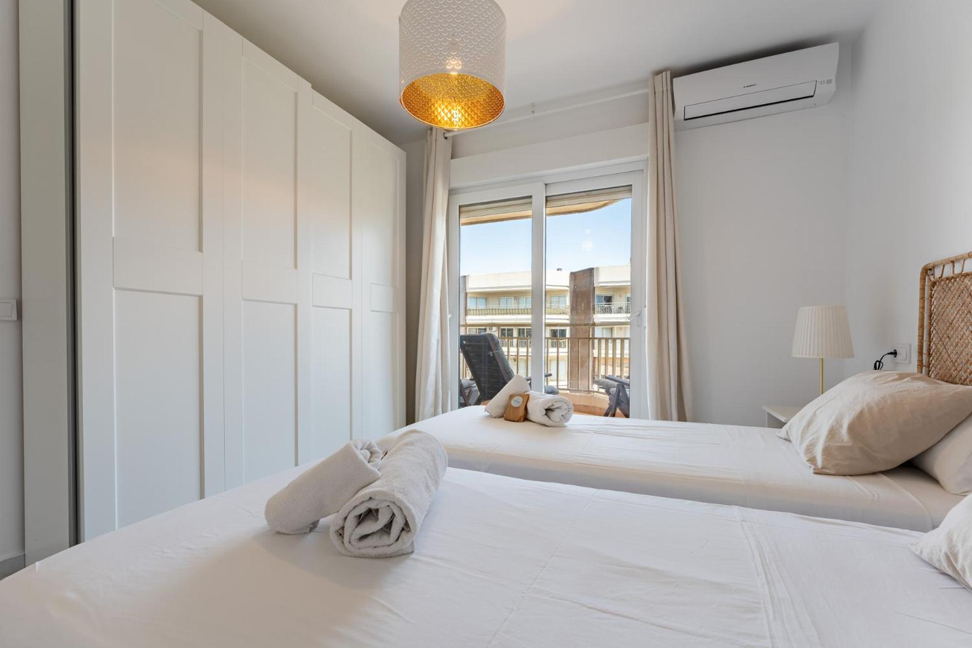 Ct 325 - Faro's Dona Sofia - Beachapartment *